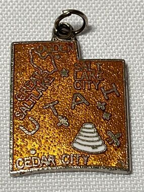Vintage Utah State Charm Bracelet Pendant - Orange and Silver
Collect